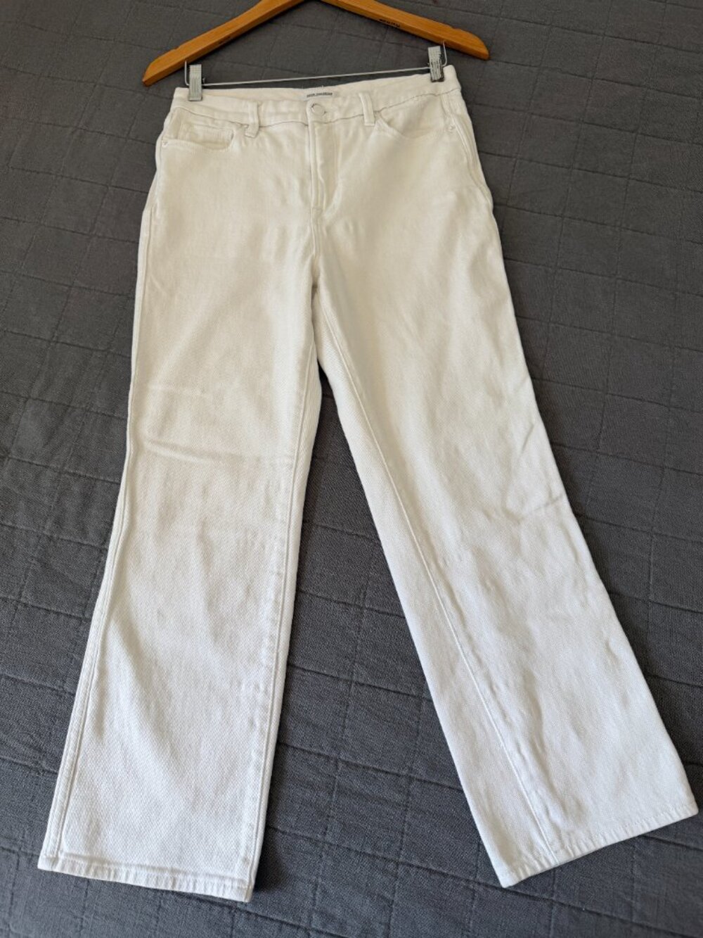 Good American "Good Curve" 6 straight leg high rise white denim stretch jeans